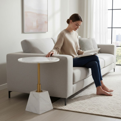 Gouden-witte bijzettafel Stijlvolle woonkamer Marmeren ronde tafels.