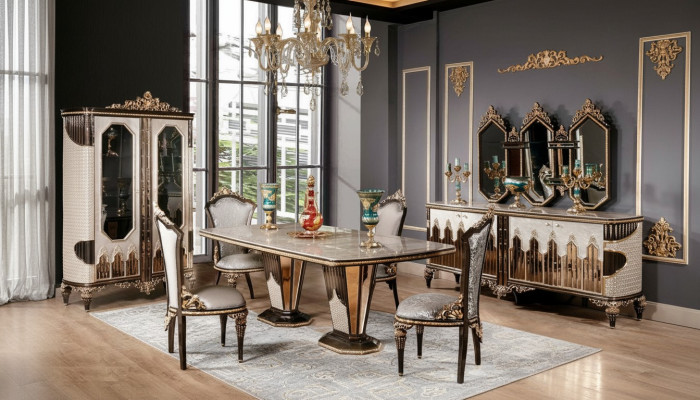 Klassiek witgouden eetkamerset, eettafel met 6 stoelen en een dressoir.