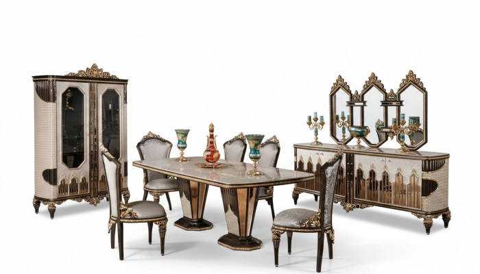 Klassiek witgouden eetkamerset, eettafel met 6 stoelen en een dressoir.