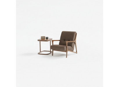 Bruine fauteuil gestoffeerde meubels woonkamer hout inrichting luxe textiel nieuw