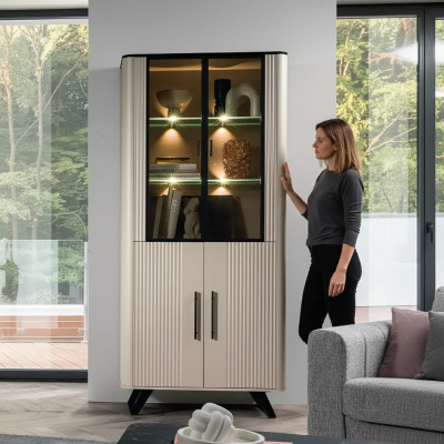Vitrine woonkamer modern en luxueus beige glazen kast kasten schrank