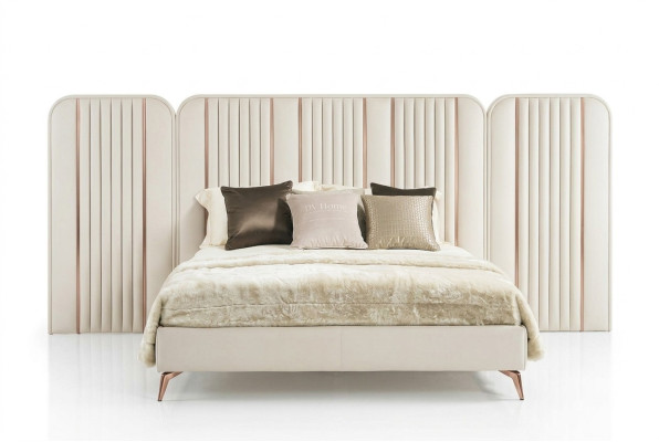 Slaapkamer, tweepersoonsbed, beige bedframe, kingsize bed, luxe meubels