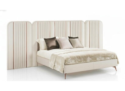 Kingsize bed, tweepersoonsbed, slaapkamermeubels, groot hoofdeinde, houten frame.