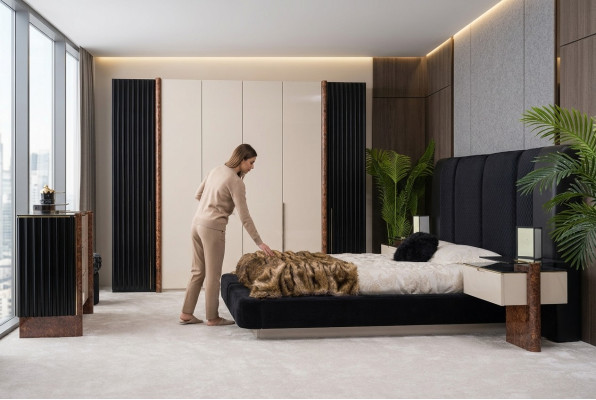 Luxe slaapkamerset bed 2 nachtkastjes + houten kledingkast compleet.