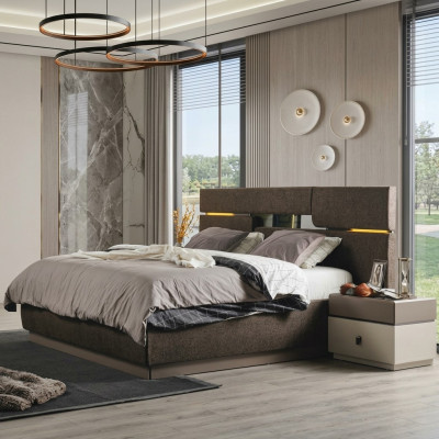 Slaapkamer set Luxe bed in bruine kleur en 2 nachtkastjes 3 stuks nieuw.