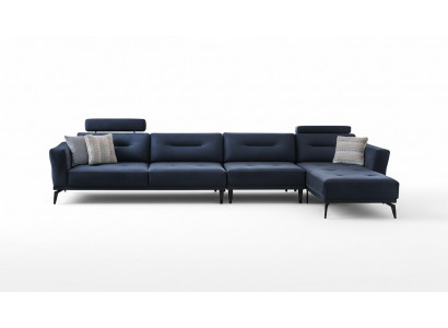 Groot L-vormig donkerblauw hoekbankstel voor moderne luxe inrichting.
