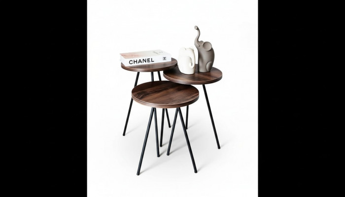 Set van 3 ronde salontafels van bruin hout met metalen poten bijzettafel