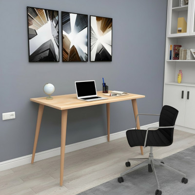 Beige houten tafel, designer loft-tafel, stijlvolle bureaus, luxe meubilair.