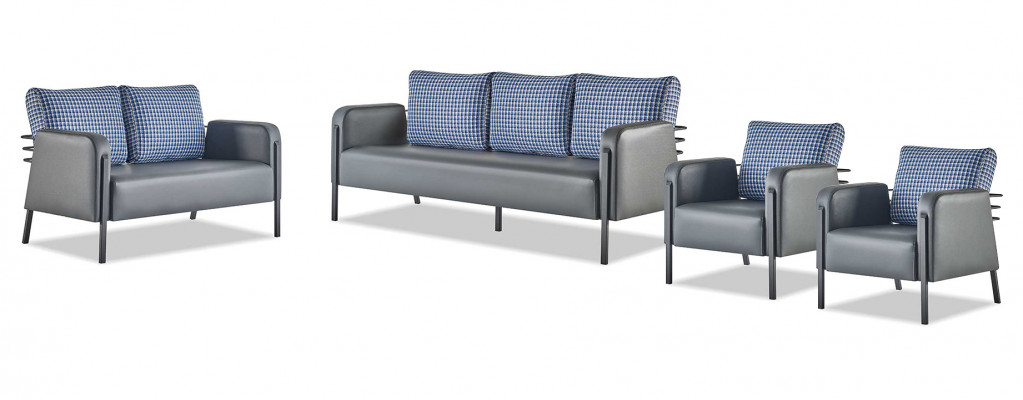 Compleet zitmeubelset 3-zits, 2-zits, fauteuil grijsblauwe leren bekleding.