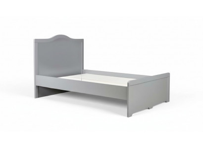 Weißes Holzbett im eleganten Design
