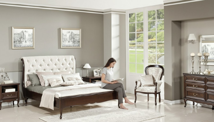Compleet slaapkamer bed tweepersoonsbed nachtkastjes ladekast fauteuil Chippendale Royal