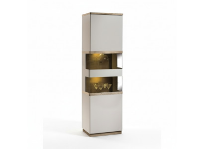 Klassieke kast boekenkast boekenplank vitrine vitrinekast glazen kast