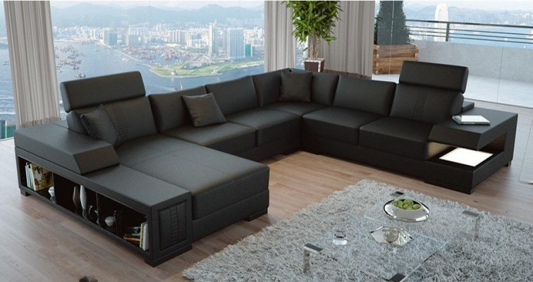 Sneeuwwit design hoekbank in U-vorm voor een luxueuze woonomgeving.