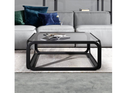 Rechteckiger Couchtisch aus Glas mit modernem Holzllgestell in Wohnzimmer