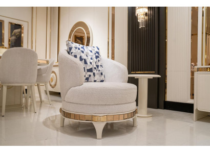 Beiger Stoffsessel im modernen Design aus Holz