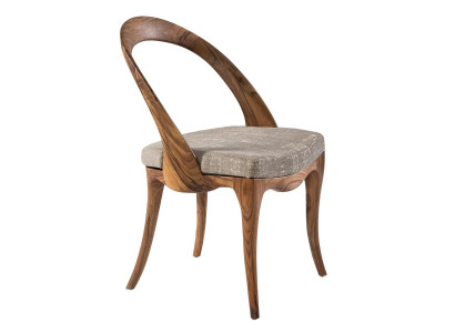 Brauner Holzstuhl modern elegant für Esszimmer und Wohnzimmer