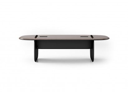 Brauner Holzschreibtisch im eleganten Design für Homeoffice