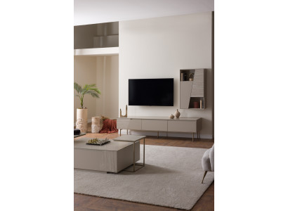 TV- Lowboard und Couchtisch für Harmonie und Ordnung im Wohnzimmer.